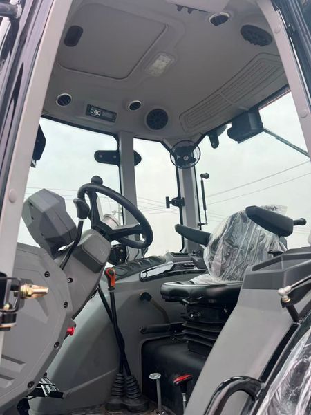 ТРАКТОР ДМТЗ 904 з кондиціонером на радіальній гумі 004801 фото