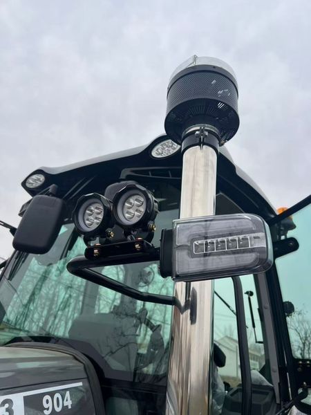 ТРАКТОР ДМТЗ 904 з кондиціонером на радіальній гумі 004801 фото